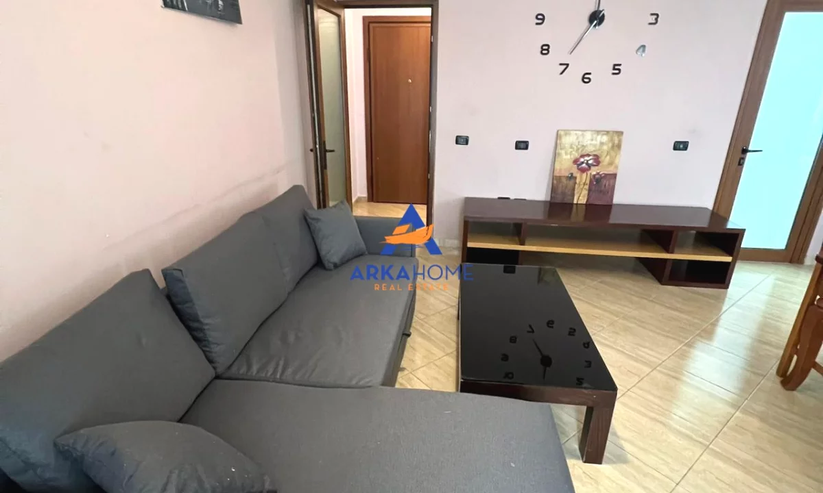 Shtepi me qera Apartament ne Tirane, 1+1, Mobilimi E mobiluar, Pagesa 473  Euro.