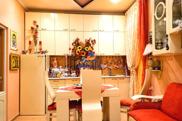 Shtepi me qera Apartament ne Tirane, 1+1, Mobilimi E mobiluar, Pagesa 525  Euro.