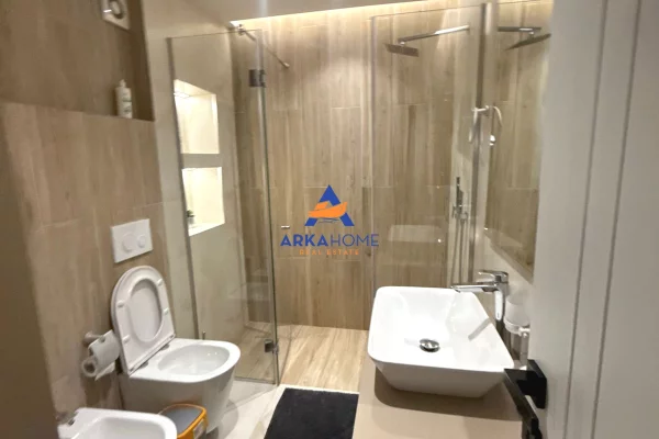 Shtepi ne shitje Apartament ne Tirane, 2+1, Mobilimi E mobiluar, Pagesa 550,000  Euro.