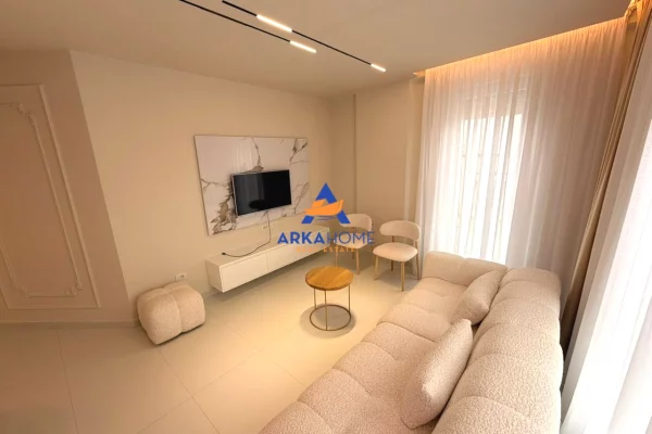 Shtepi me qera Apartament ne Tirane, 1+1, Mobilimi E mobiluar, Pagesa 683  Euro.