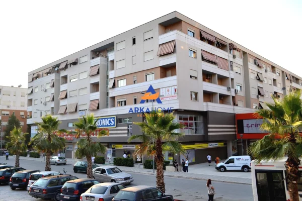 SHITET DYQAN 66M2 "TE KOMUNA E PARISIT" 170.000 EURO