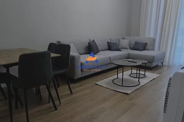Shtepi me qera Apartament ne Tirane, 1+1, Mobilimi E mobiluar, Pagesa 630  Euro.