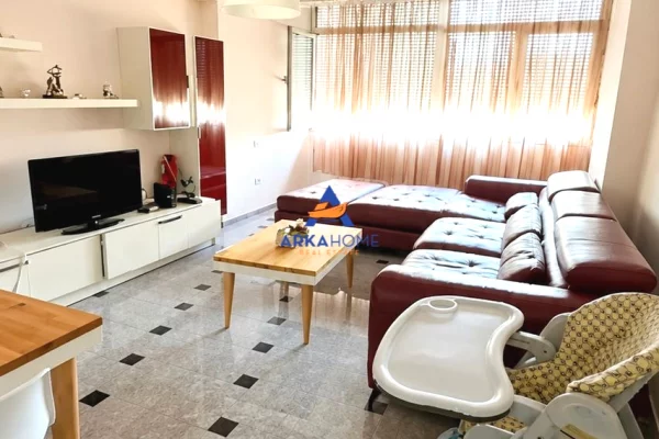 Shtepi me qera 2+1 ne Tirane - 550 Euro