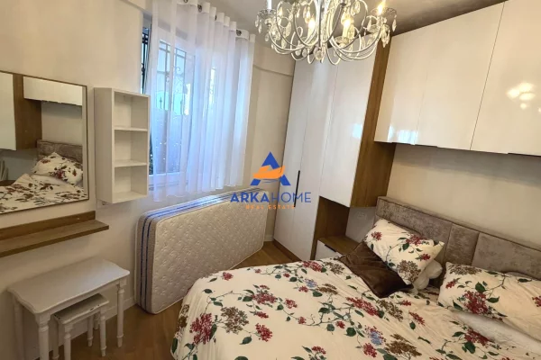 Shtepi me qera Apartament ne Tirane, 1+1, Mobilimi E mobiluar, Pagesa 525  Euro.
