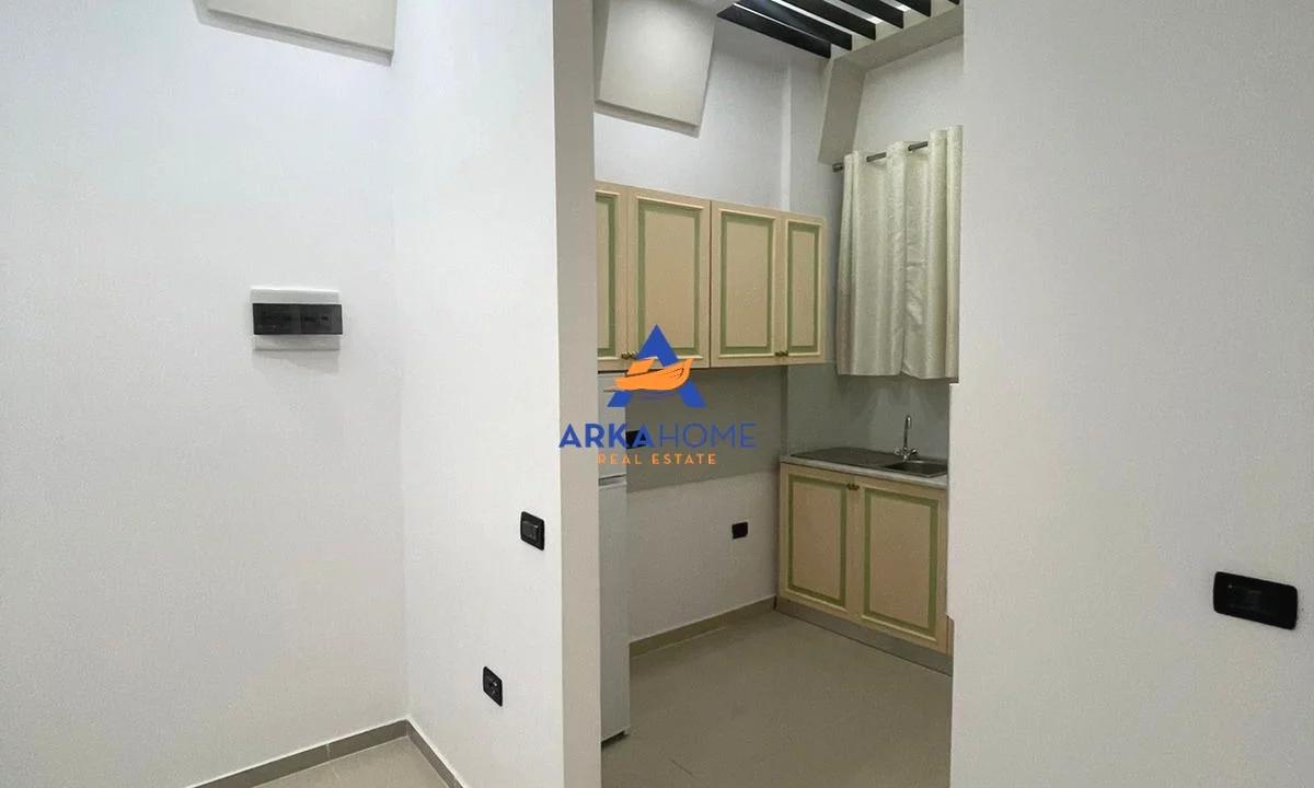 Shtepi me qera Apartament ne Tirane, Garsoniere, Mobilimi Pjeserisht e mobiluar, Pagesa 350  Euro.