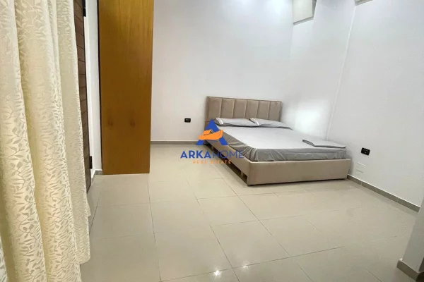 Shtepi me qera Apartament ne Tirane, Garsoniere, Mobilimi Pjeserisht e mobiluar, Pagesa 350  Euro.