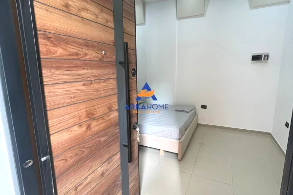 Shtepi me qera Apartament ne Tirane, Garsoniere, Mobilimi Pjeserisht e mobiluar, Pagesa 350  Euro.