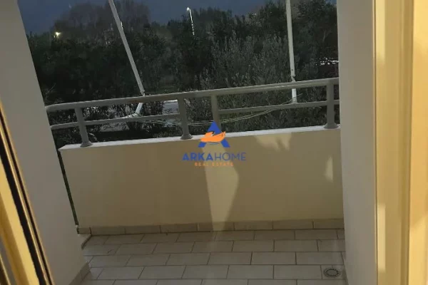 Shtepi ne shitje Apartament ne Vlore, 1+1, Mobilimi E mobiluar, Pagesa 67,000  Euro.