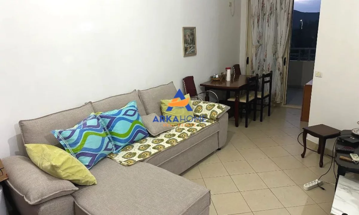 Shtepi ne shitje Apartament ne Vlore, 1+1, Mobilimi E mobiluar, Pagesa 67,000  Euro.