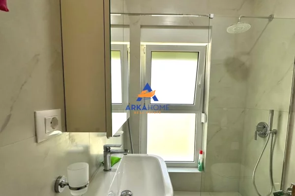 Shtepi me qera Apartament ne Tirane, 1+1, Mobilimi E mobiluar, Pagesa 450  Euro.