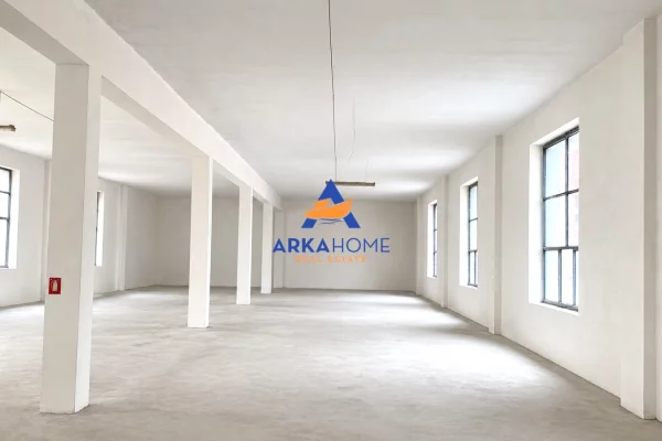Ambient biznesi me qera 1+1 ne Tirane - 2,400 Euro