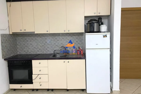 Shtepi me qera Apartament ne Tirane, 1+1, Mobilimi E mobiluar, Pagesa 400  Euro.