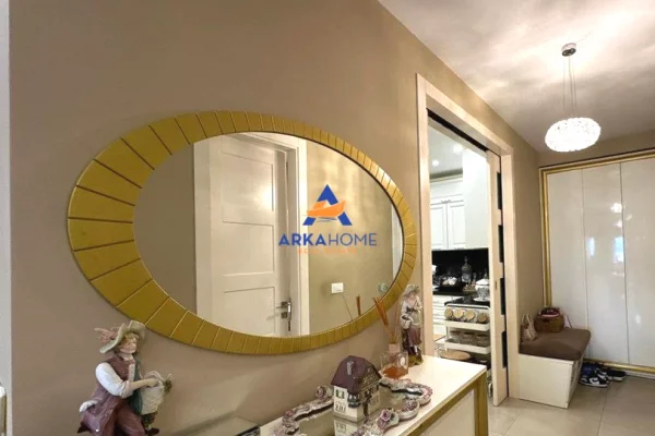 Shtepi ne shitje Apartament ne Tirane, 3+1, Mobilimi E mobiluar, Pagesa 365,000  Euro.