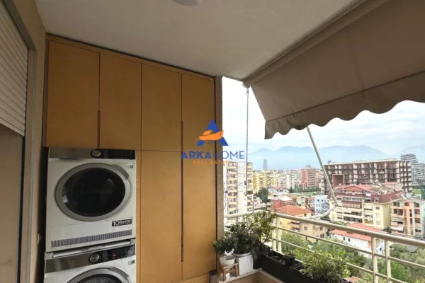 Shtepi ne shitje Apartament ne Tirane, 3+1, Mobilimi E mobiluar, Pagesa 365,000  Euro.
