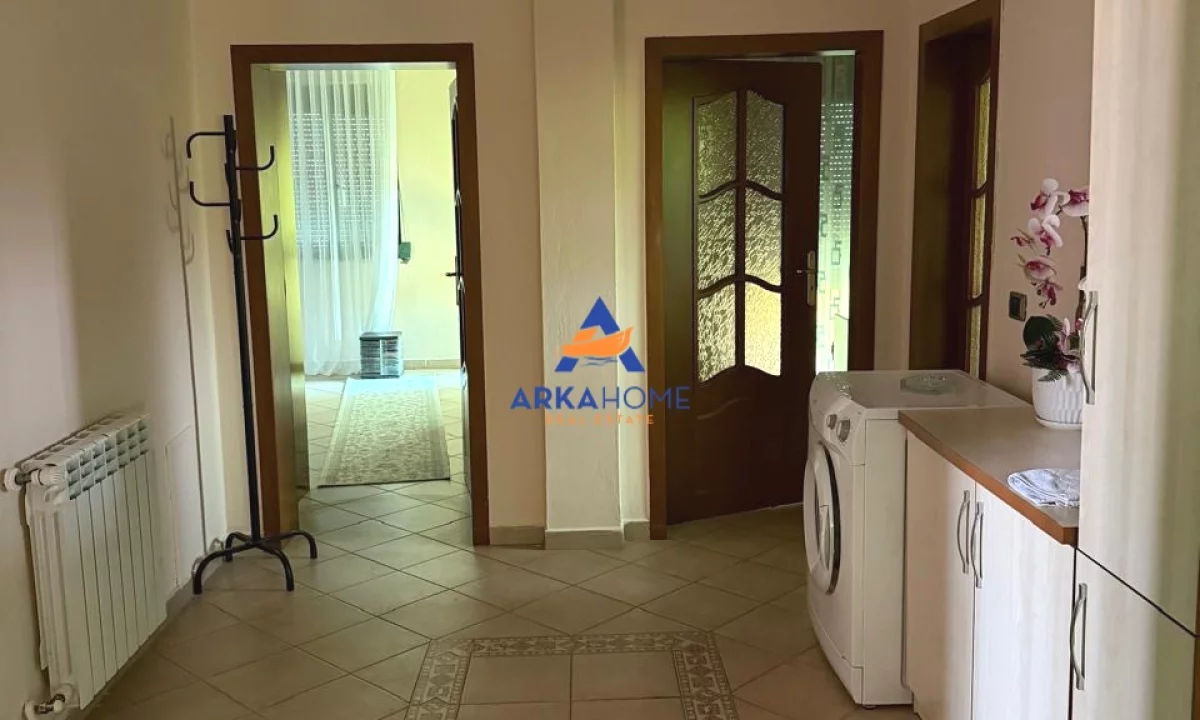 Shtepi me qera Apartament ne Tirane, 2+1, Mobilimi E mobiluar, Pagesa 800  Euro.