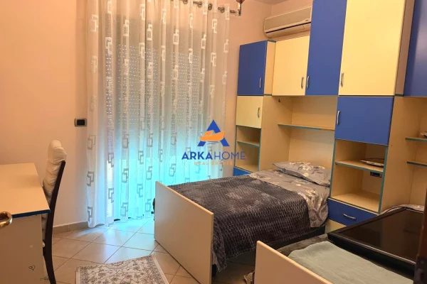 Shtepi me qera Apartament ne Tirane, 2+1, Mobilimi E mobiluar, Pagesa 800  Euro.