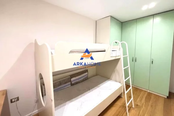 Shtepi me qera Apartament ne Tirane, 3+1, Mobilimi E mobiluar, Pagesa 893  Euro.
