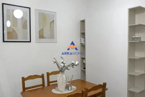 Shtepi me qera Apartament ne Tirane, 1+1, Mobilimi E mobiluar, Pagesa 600  Euro.
