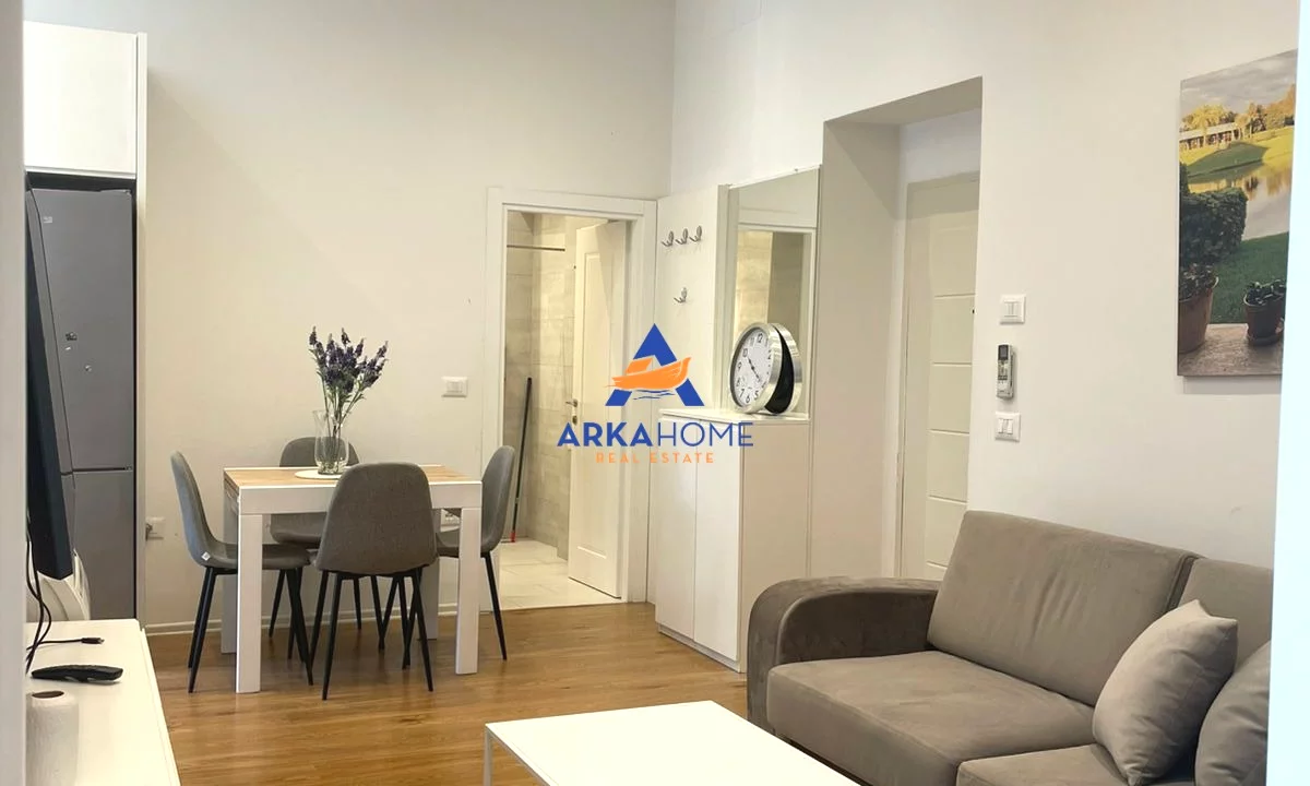 Shtepi me qera Apartament ne Tirane, 2+1, Mobilimi E mobiluar, Pagesa 800  Euro.