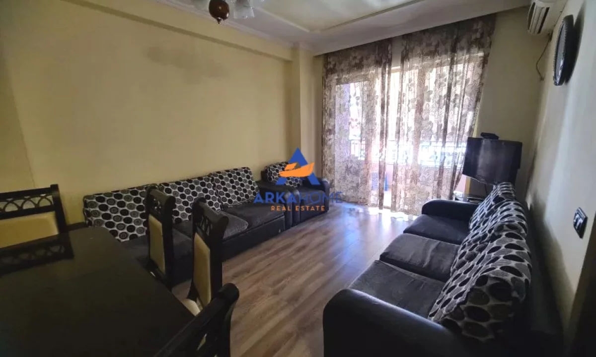 Shtepi me qera Apartament ne Tirane, 2+1, Mobilimi E mobiluar, Pagesa 525  Euro.