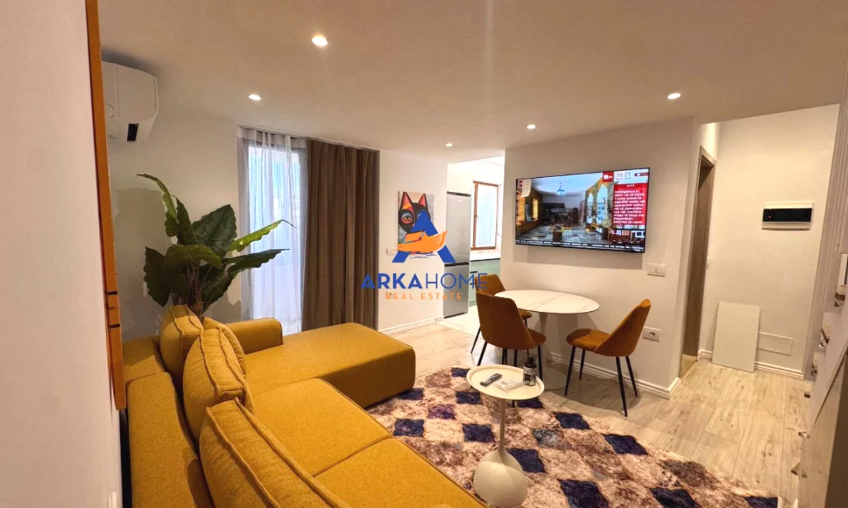 Shtepi me qera Apartament ne Tirane, 1+1, Mobilimi E mobiluar, Pagesa 683  Euro.