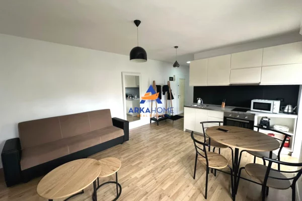 JEPET APARTAMENT ME QERA 1+1 "AFER LOKAL MEDUZES, RRUGA E ELBASANIT" 62000 LEKE