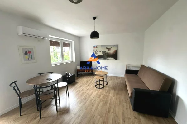 Shtepi me qera Apartament ne Tirane, 1+1, Mobilimi E mobiluar, Pagesa 651  Euro.