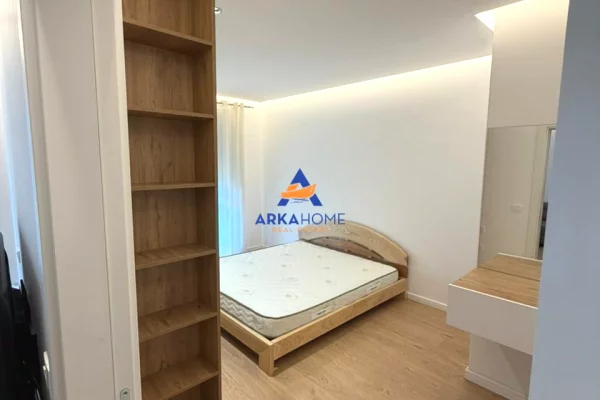 Shtepi ne shitje Apartament ne Tirane, 1+1, Mobilimi E mobiluar, Pagesa 180,000  Euro.
