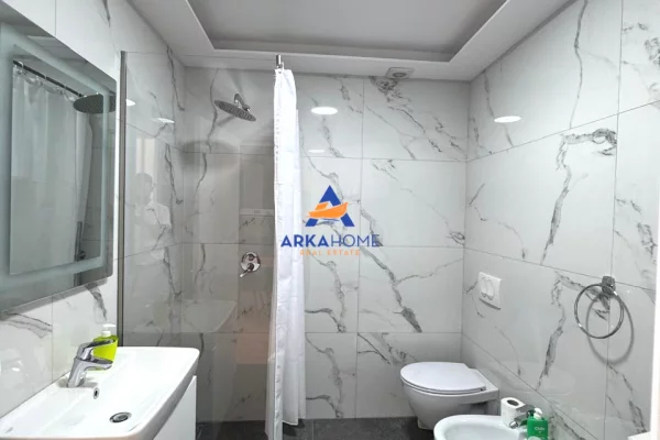 Shtepi ne shitje Apartament ne Tirane, 1+1, Mobilimi E mobiluar, Pagesa 185,000  Euro.