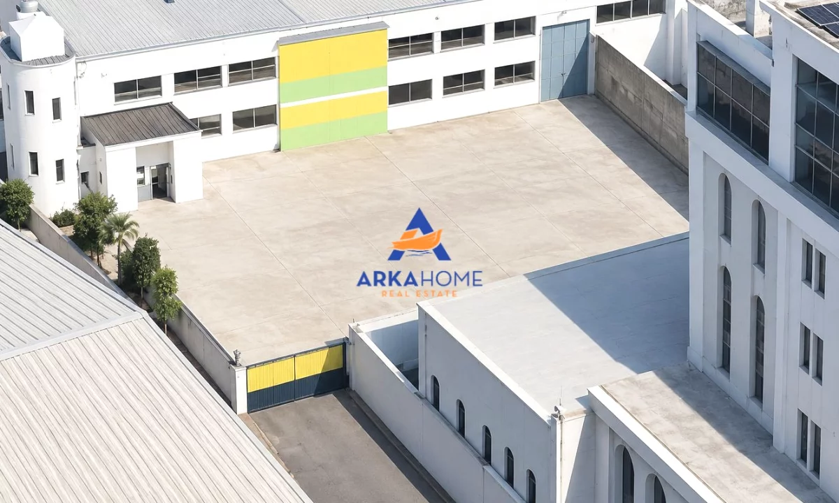 JEPET ME QERA KAPANON 2200M2 "TE AUTOSRADA TIRANE-DURRES" 3900 EURO