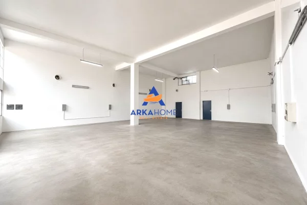 JEPET ME QERA KAPANON 2200M2 "TE AUTOSRADA TIRANE-DURRES" 3900 EURO