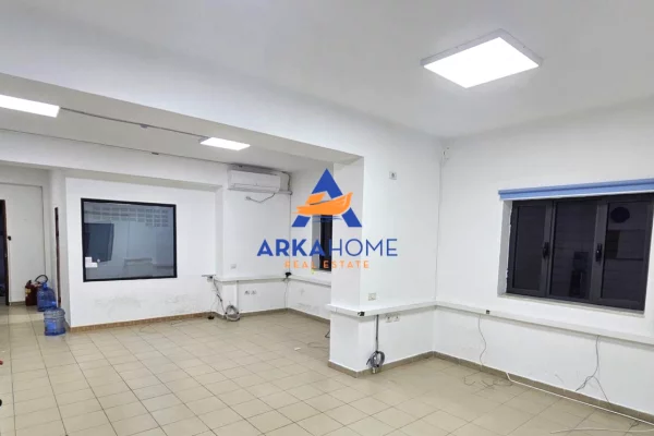JEPET ME QERA ZYRE 140M2 "TEK PAZARI I RI" 75.000 LEKE