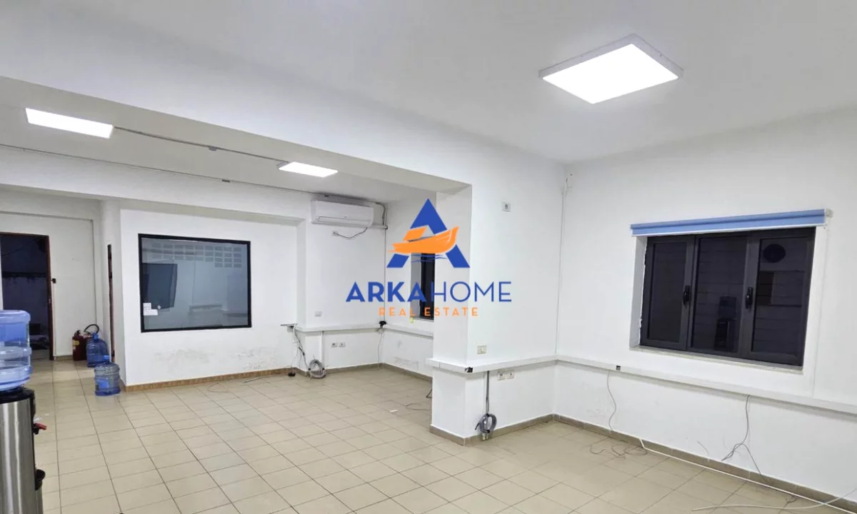 JEPET ME QERA ZYRE 140M2 "TEK PAZARI I RI" 75.000 LEKE