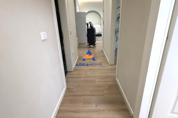 JEPET AMBIENT BIZNESI ME QERA 140M2 "KOMPLEKSI OLIMPIK" 1500 EURO