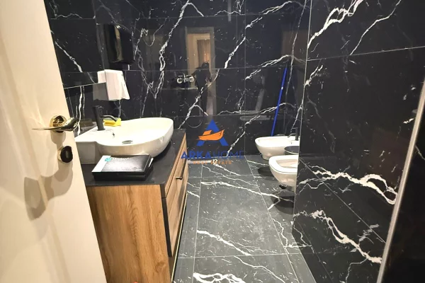 JEPET AMBIENT BIZNESI ME QERA 140M2 "KOMPLEKSI OLIMPIK" 1500 EURO