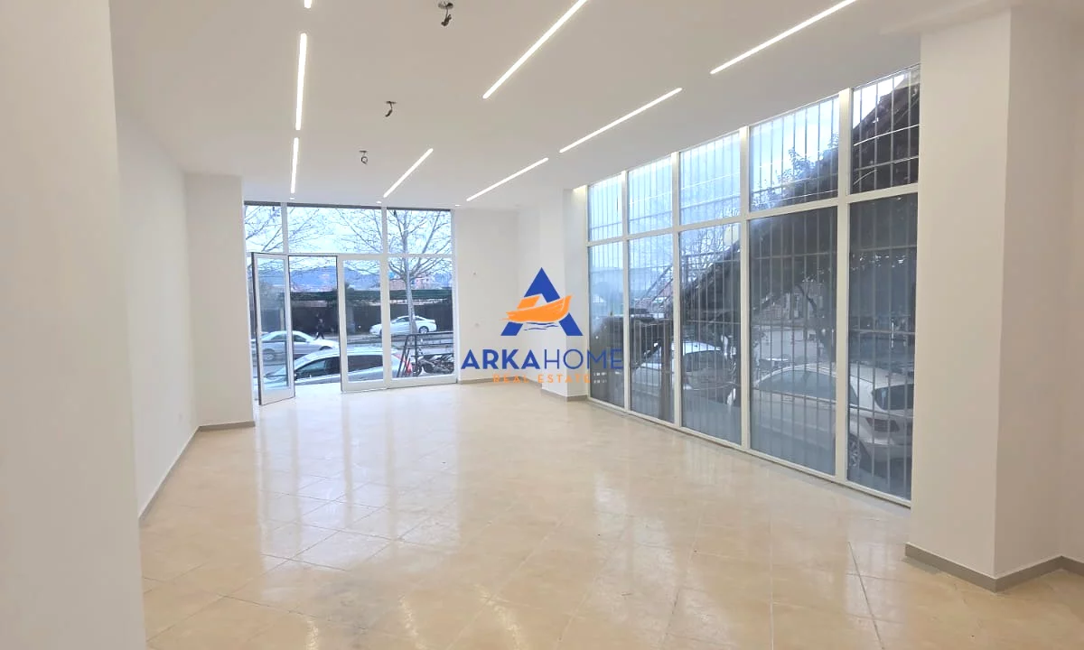 JEPET NJESI BIZNESI ME QERA 70.15M2 "PALLATET E VERDHA" 650 EURO
