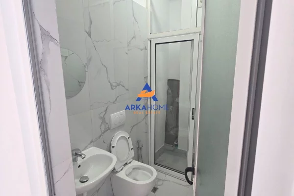 JEPET NJESI BIZNESI ME QERA 70.15M2 "PALLATET E VERDHA" 650 EURO