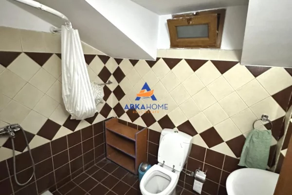 Shtepi me qera Apartament ne Tirane, 2+1, Mobilimi E mobiluar, Pagesa 450  Euro.