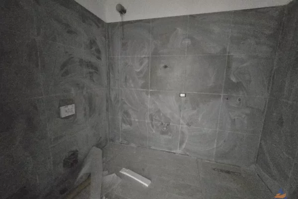 Shtepi ne shitje Apartament ne Tirane, 1+1, Mobilimi Bosh, pa mobiluar, Pagesa 130,000  Euro.