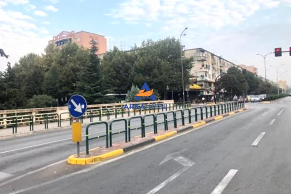 Shtepi ne shitje Apartament ne Tirane, 2+1, Mobilimi E mobiluar, Pagesa 120,000  Euro.