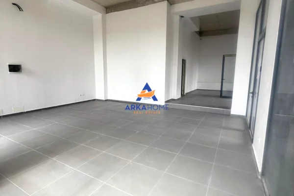 Shtepi ne shitje Apartament ne Tirane, 2+1, Mobilimi Bosh, pa mobiluar, Pagesa 219,000  Euro.