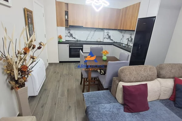 Shtepi me qera Apartament ne Tirane, 1+1, Mobilimi E mobiluar, Pagesa 578  Euro.