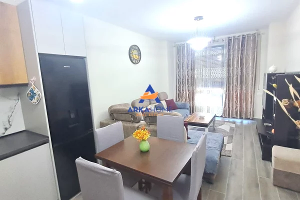 Shtepi me qera Apartament ne Tirane, 1+1, Mobilimi E mobiluar, Pagesa 578  Euro.