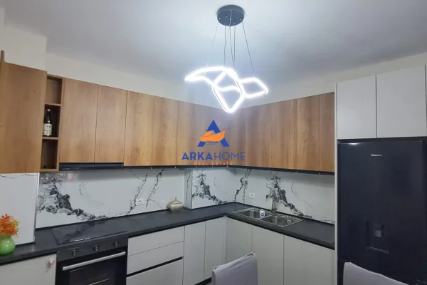 Shtepi me qera Apartament ne Tirane, 1+1, Mobilimi E mobiluar, Pagesa 578  Euro.
