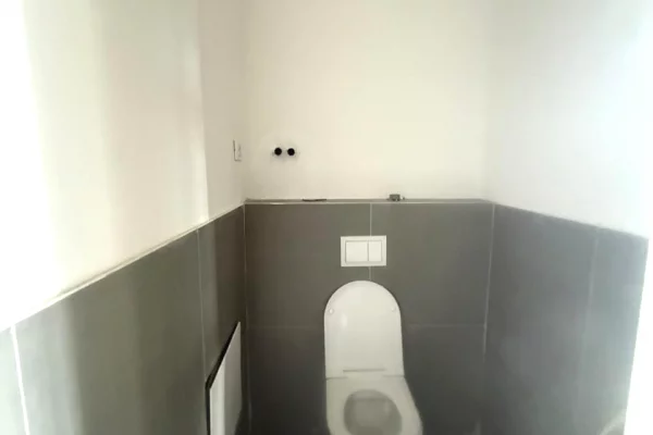 JEPET ME QERA AMBIENT BIZNESI 81.71M2 "ASL 2" 100.000 LEKE