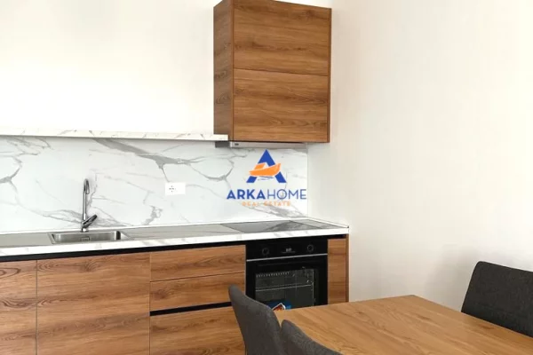 Shtepi me qera Apartament ne Tirane, 1+1, Mobilimi E mobiluar, Pagesa 630  Euro.