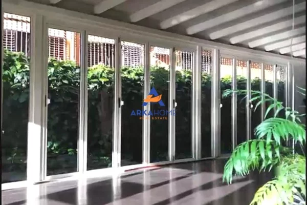 Ambient biznesi ne shitje 1+1 ne Tirane - 649,500 Euro
