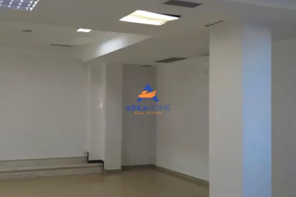 SHITET DYQAN 216M2 "PRANE AMBASADES AMERIKANE" 649.500 EURO