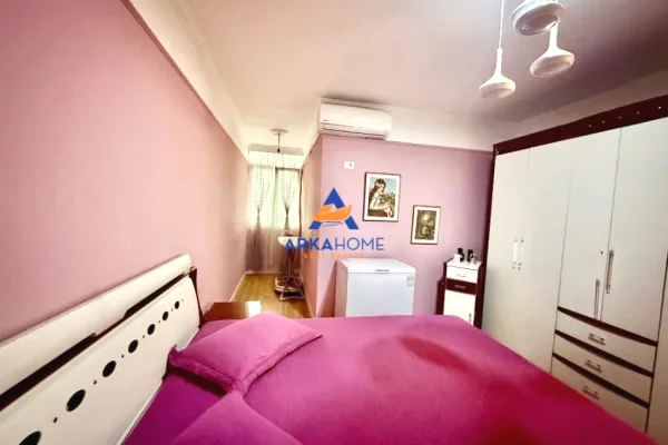 Shtepi me qera Apartament ne Tirane, 2+1, Mobilimi E mobiluar, Pagesa 1,051  Euro.