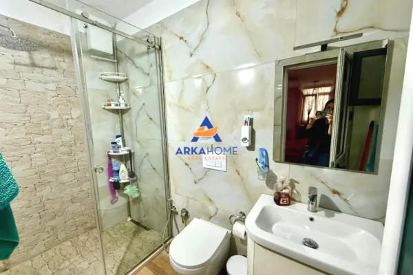 Shtepi me qera Apartament ne Tirane, 2+1, Mobilimi E mobiluar, Pagesa 1,051  Euro.